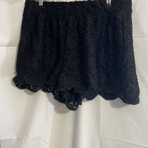 ⭐️Free People black lace mini shorts lined